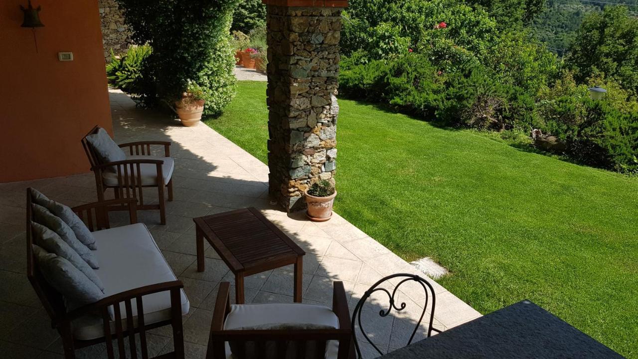 Villa Claudia Quiliano Bagian luar foto