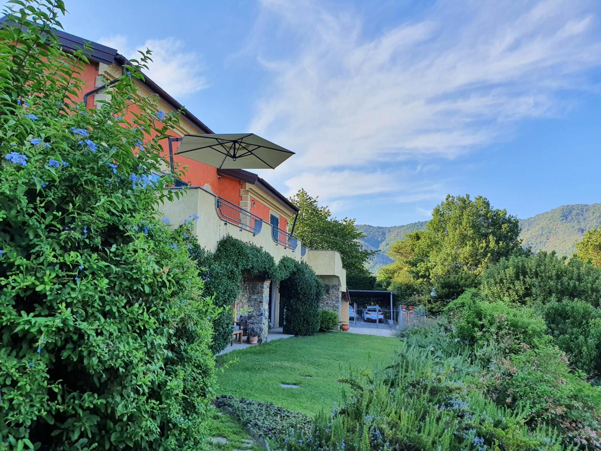 Villa Claudia Quiliano Bagian luar foto