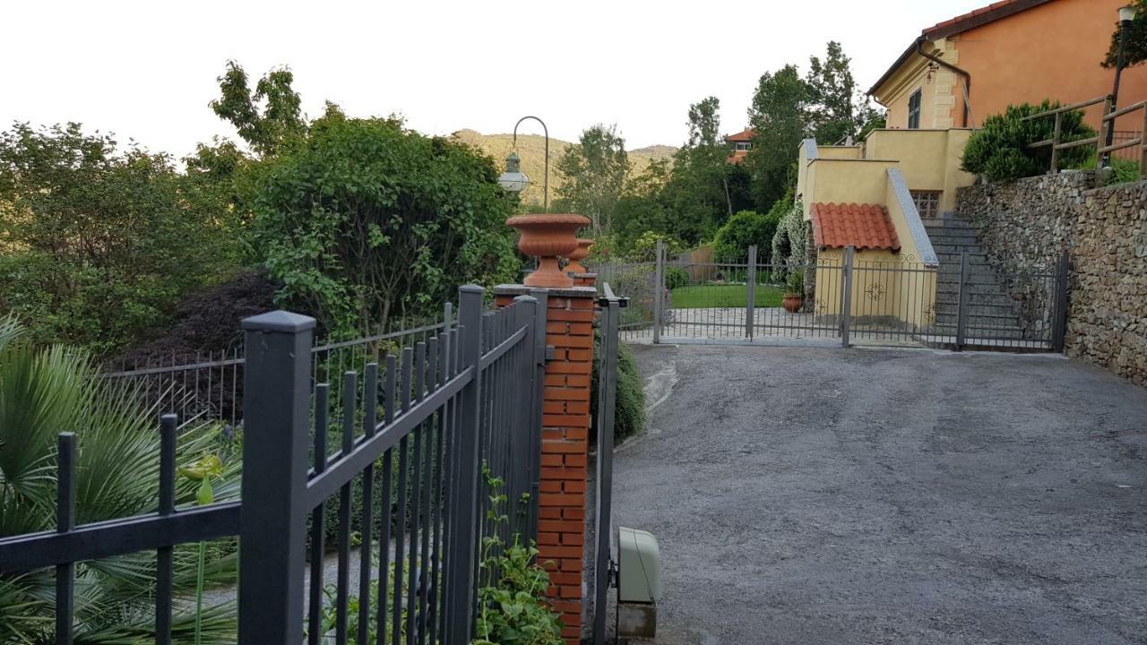 Villa Claudia Quiliano Bagian luar foto